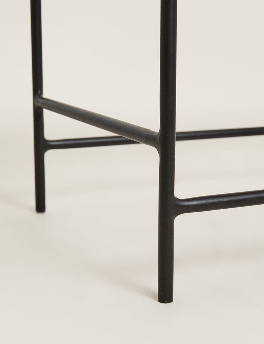 کمد فلزی حصیربافی شده