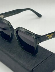 عینک افتابی Prada